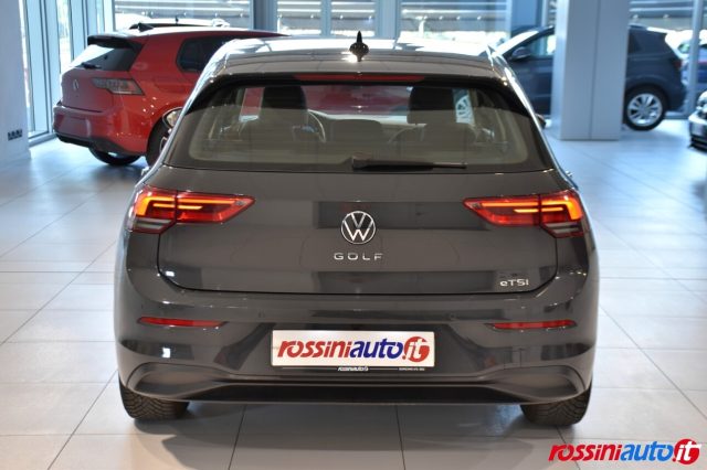 Volkswagen Golf 8 1.0 ETSI 110 CV DSG LIFE - foto 4 di 4