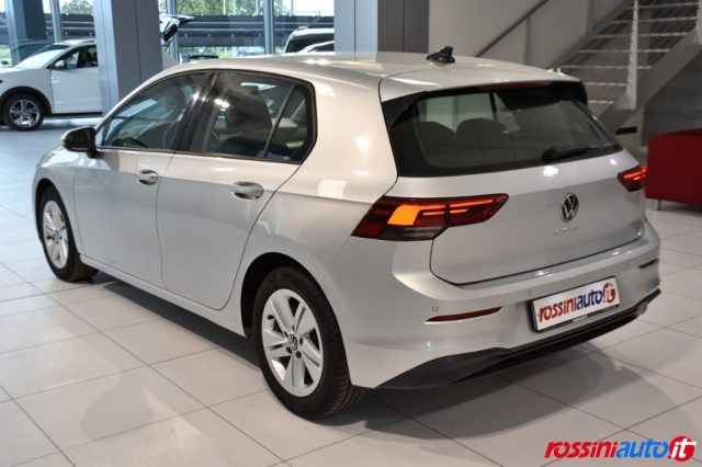 Volkswagen Golf 8 1.0 TSI 110 CV LIFE - foto 3 di 75