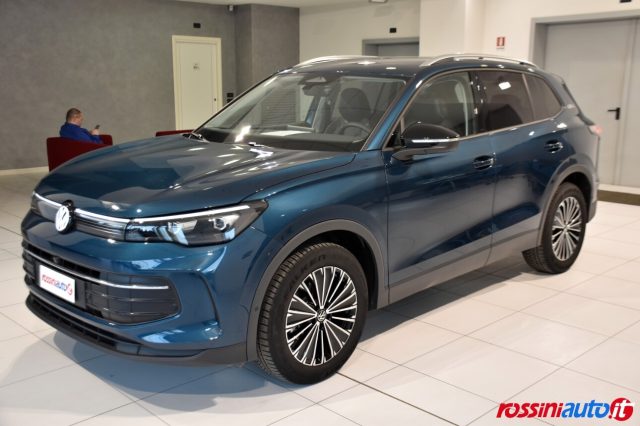 Volkswagen Tiguan 1.5 ETSI 131 CV DSG EDITION PLUS + AREAVIEW + R18, del 2025, 25.700 km, in vendita a Quinzano D Oglio (BS)