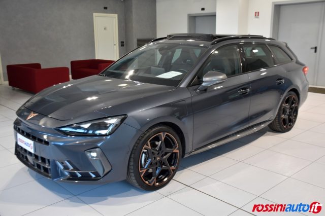 CUPRA Leon SPORTSTOURER 1.5 E-HYBRID 204 CV DSG R19 + SKYLINE, del 2025, 13.500 km, in vendita a Quinzano D Oglio (BS)