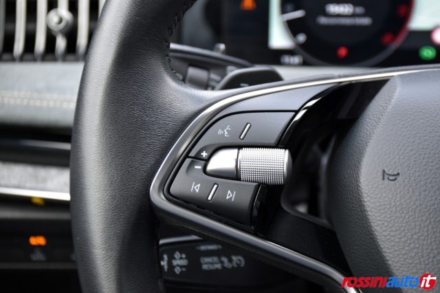 Skoda Superb 2.0 TDI 150 CV DSG STYLE + R18 + ALCANTARA LOUNGE, del 2024, 15.400 km, in vendita a Quinzano D Oglio (BS)