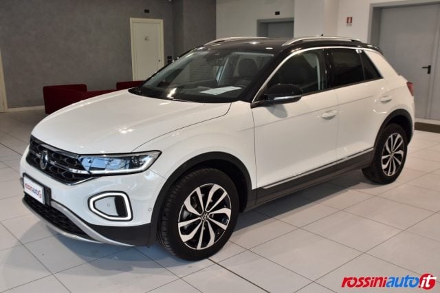 Volkswagen T-Roc 1.5 TSI ACT 150 CV DSG STYLE + R17 BI-COLOR + RUOT - foto 2 di 4