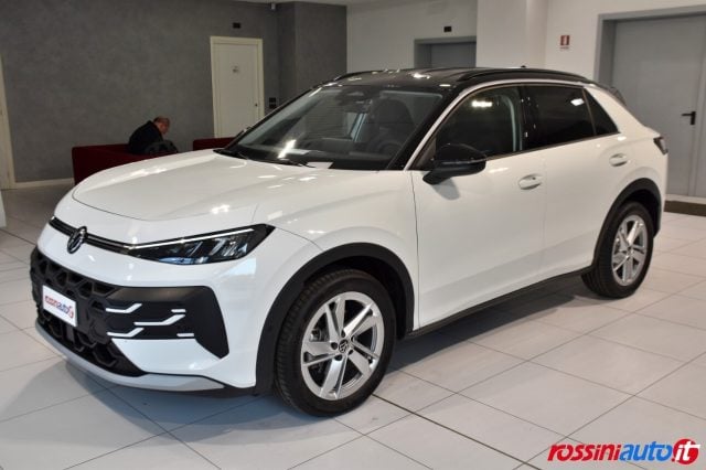 Volkswagen T-Roc 1.5 ETSI 150 CV DSG LIFE + TECH PACK + R18 TORINO, del 2026, 80 km, in vendita a Quinzano D Oglio (BS)