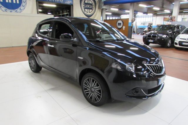 Lancia Ypsilon 1.0 FireFly 70cv 5 porte S&S Hybrid Ecochic Gold - foto 2 di 4