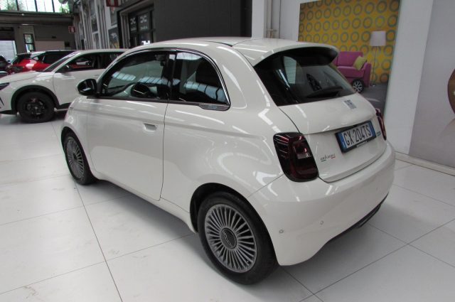 Fiat 500e 3+1 42 kWh AUTONOMIA 320Km. - foto 4 di 4