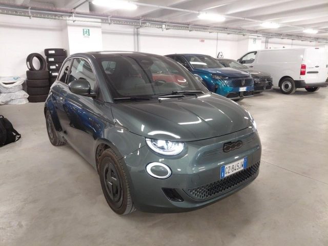 Fiat 500e Berlina 42 kWh Giorgio Armani - foto 2 di 2