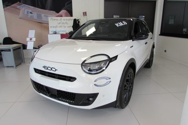 Fiat 600 Hybrid 145 CV DCT MHEV Sport KM ZERO - foto 2 di 4
