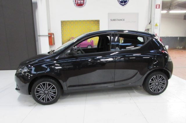 Lancia Ypsilon 1.0 FireFly 70cv 5 porte S&S Hybrid Ecochic Gold - foto 4 di 4