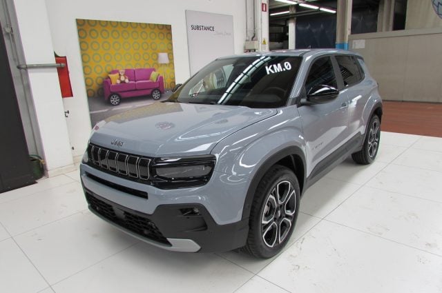 Jeep Avenger 1.2 Turbo 110 CV MHEV Summit KM0, del 2026, 50 km, in vendita a Rho (MI)