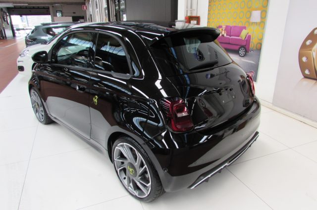 Abarth 500e Turismo - foto 4 di 4