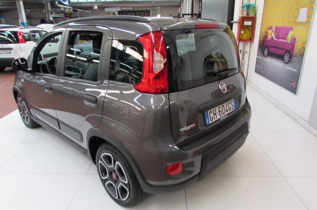 Fiat Panda 1.0 FireFly S&S Hybrid City Life - foto 4 di 4