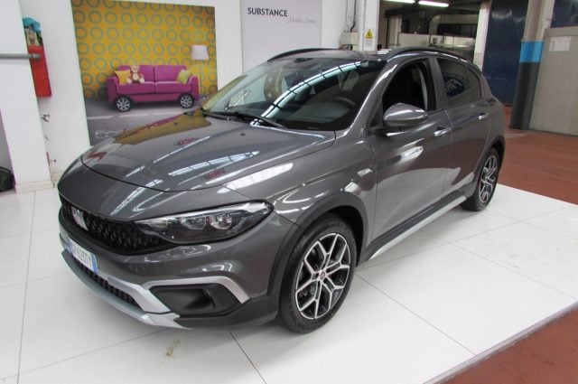 Fiat Tipo 1.5 t4 hybrid Cross 130cv dct 5 porte HB - foto 2 di 4