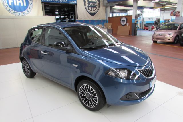 Lancia Ypsilon 1.0 FireFly 70cv 5 porte S&S Hybrid PLATINO - foto 3 di 4