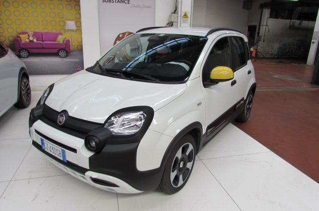 Fiat Panda 1.0 FireFly 70cv S&S Hybrid Pandina Bianca - foto 2 di 4