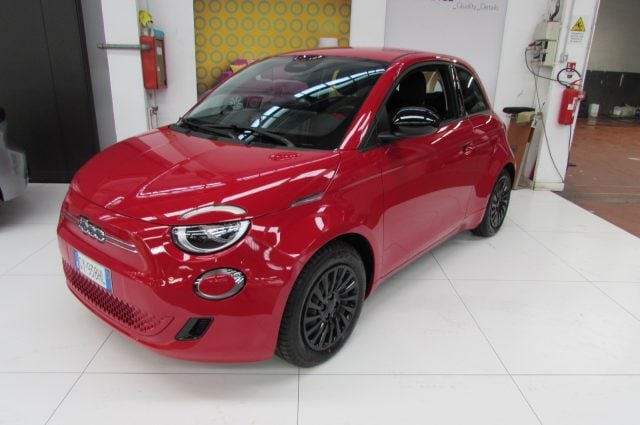 Fiat 500e Berlina 42 kWh Red - km 6190 - foto 2 di 4