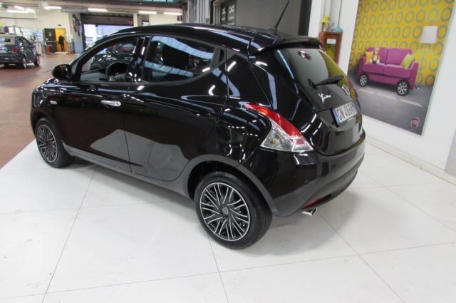 Lancia Ypsilon 1.0 FireFly 5 porte S&S Hybrid Gold - foto 4 di 4