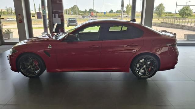 Alfa Romeo Giulia 2.9 V6 Bi-Turbo AT8 Quadrifoglio - foto 3 di 4