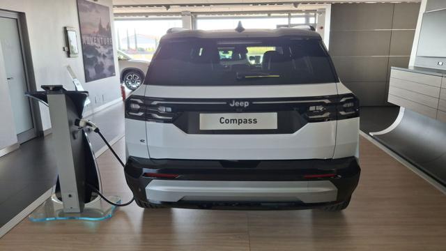 Jeep Compass Full Electric BEV 74 kWh 213cv First Edition Auto - foto 3 di 4