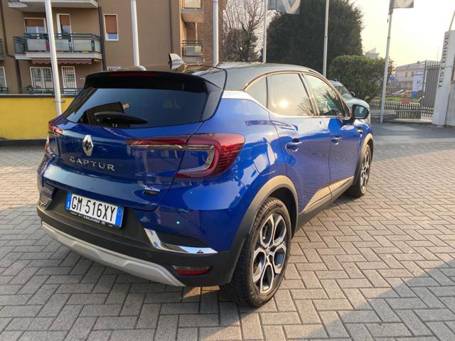 Renault Captur Plug-in Hybrid E-Tech 160 CV Techno, del 2023, 37.300 km, in vendita a Arcore (MB)