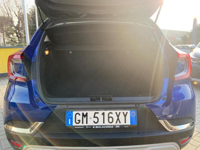 Renault Captur Plug-in Hybrid E-Tech 160 CV Techno, del 2023, 37.300 km, in vendita a Arcore (MB)