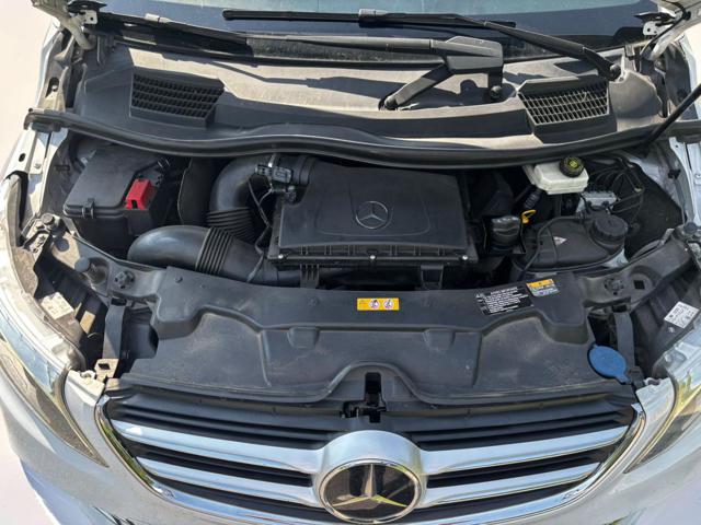 Mercedes-Benz V 220 d Sport Long - foto 3 di 4