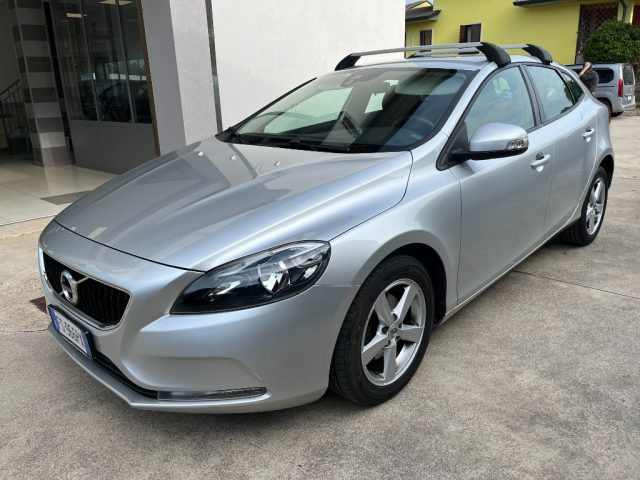 Volvo V40 D2 Business Plus SENSORI PARK NAVIGATORE usato a NOGAROLE ROCCA