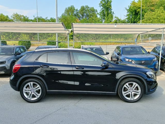 Mercedes-Benz GLA 200 d Sport - foto 4 di 4