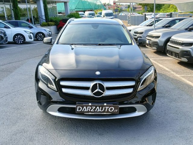 Mercedes-Benz GLA 200 d Sport - foto 2 di 4