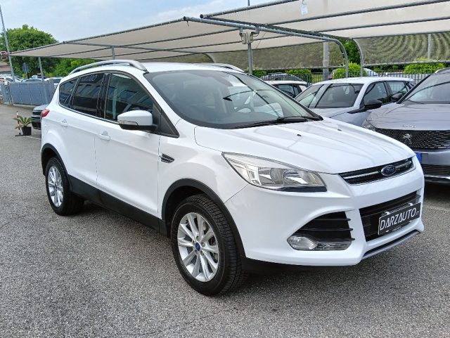 Ford Kuga 2.0 TDCI 150 CV S&S 4WD Titanium - foto 2 di 4