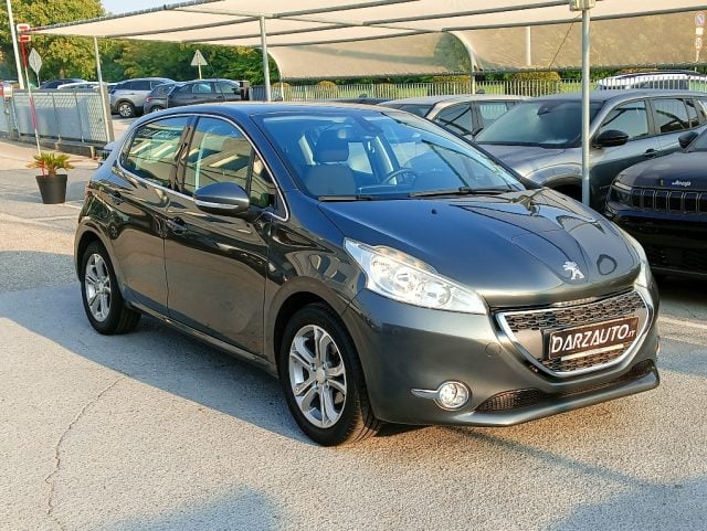 Peugeot 208 Allure 1.2 VTi 82 CV 5 porte - foto 3 di 4
