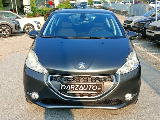 Peugeot 208 Allure 1.2 VTi 82 CV 5 porte - foto 2 di 4