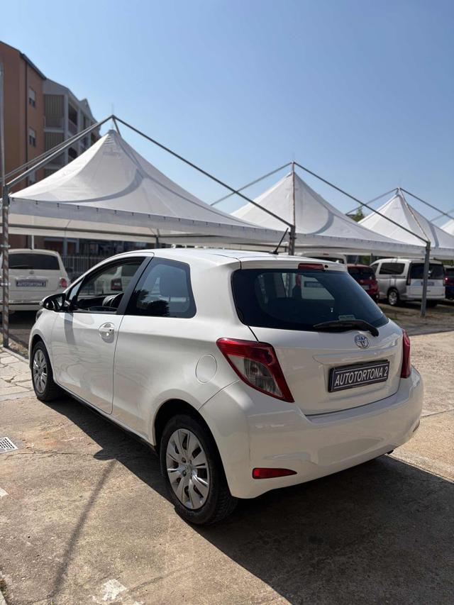 Toyota Yaris 1.0 3 porte Cool - foto 4 di 4