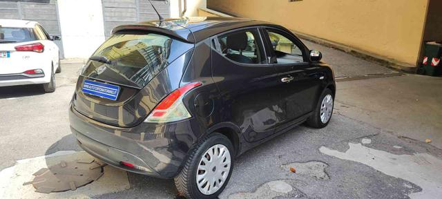 Lancia Ypsilon 1.2 69 CV 5 porte Silver - foto 4 di 4