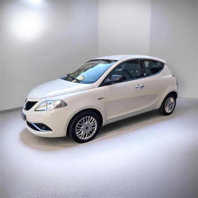 Lancia Ypsilon 1.2 69 CV 5 porte GPL Ecochic Gold - foto 2 di 4