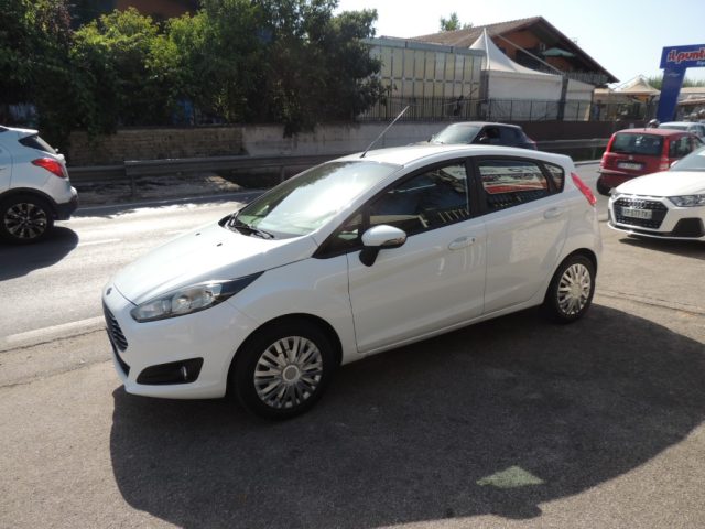 Ford Fiesta 1.5 TDCi 75CV 5 porte Business - foto 2 di 4