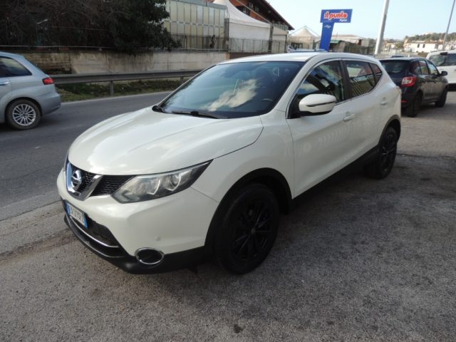 Nissan Qashqai 1.6 dCi 4WD Acenta Premium - foto 3 di 4