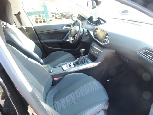 Peugeot 308 BlueHDi 130 S&S Allure - foto 4 di 4