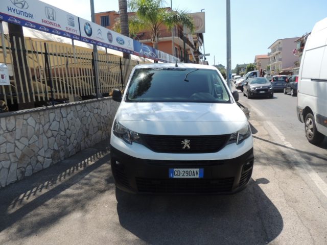 Peugeot Partner BlueHDi 100 S&S PL Furgone Premium usato a QUARTO