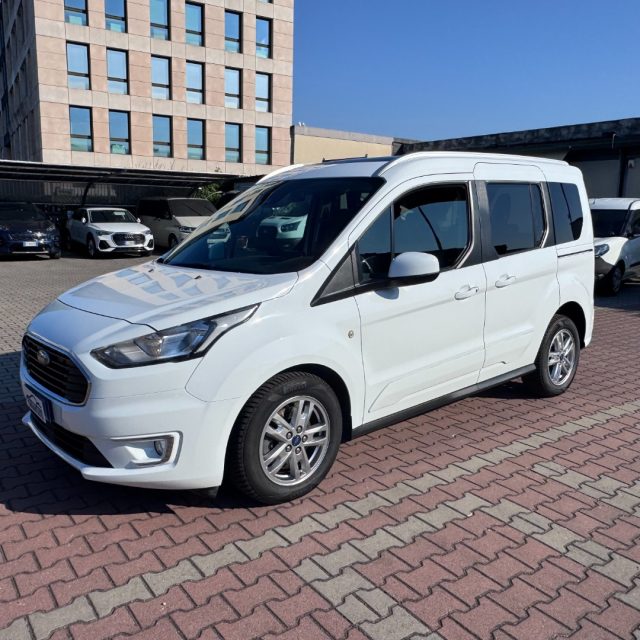Ford Tourneo Connect 1.5 TDCi 120cv TITANIUM TETTO PANORAMICO AZIENDALE usato a SESTO FIORENTINO