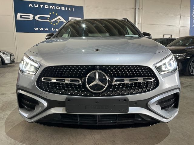 Mercedes-Benz GLA 200 Autom. AMG Line Premium Plus Pack Night/"19/Navig. - foto 2 di 4