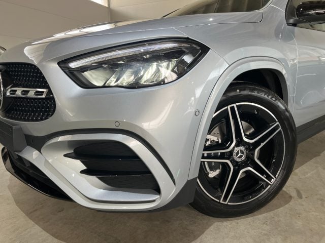 Mercedes-Benz GLA 200 Autom. AMG Line Premium Plus Pack Night/"19/Navig. - foto 4 di 4