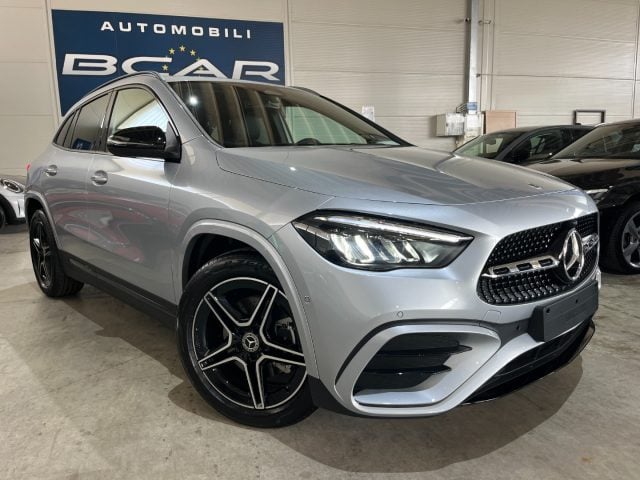 Mercedes-Benz GLA 200 Autom. AMG Line Premium Plus Pack Night/"19/Navig. - foto 3 di 4