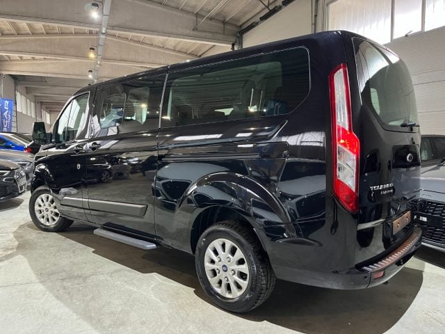 Ford Tourneo Custom 320 2.0 E.Blue 150CV PL Titanium 9 POSTI PARK PLUS - foto 3 di 4