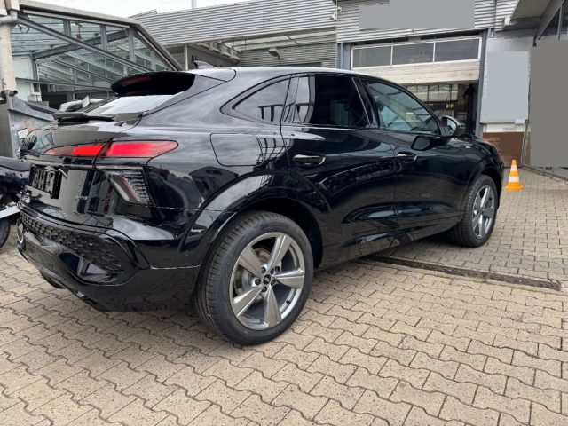 Audi Q3 SPB Sportback TDI S line Stronic Sline Black Line - foto 2 di 4