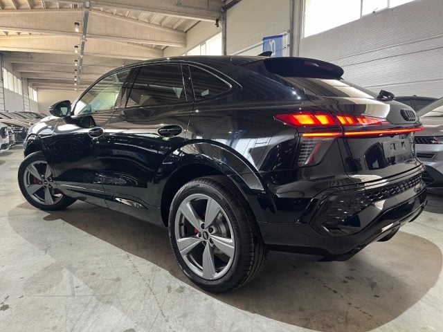 Audi Q3 SPB Sportback TDI S line Stronic Black Line Sline - foto 3 di 4