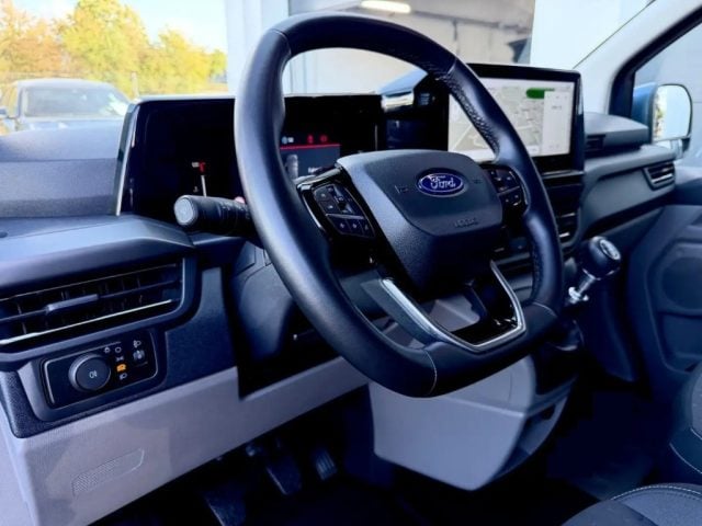 Ford Tourneo Custom 320 2.0 EcoBlue 150CV PL Titanium 9 POSTI - foto 4 di 4