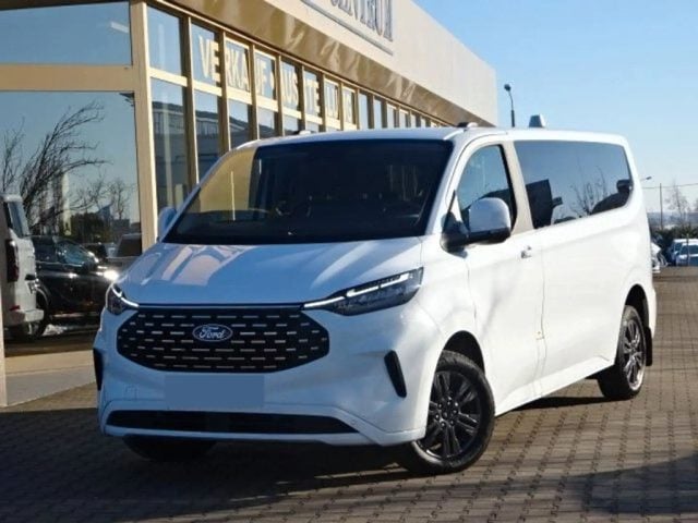 Ford Tourneo Custom 320 2.0 EcoBlue 150CV PL Titanium 9 POSTI, del 2024, 49.900 km, in vendita a Savigliano (CN)