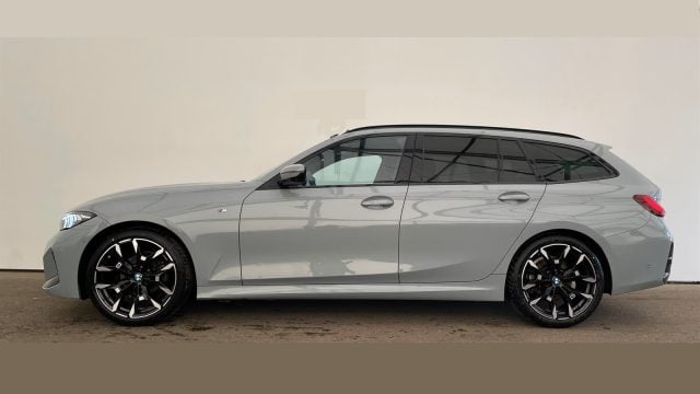 BMW 320 dA 48V xDrive Touring "19 Msport Pro M Sport Black, del 2025, 23.000 km, in vendita a Savigliano (CN)
