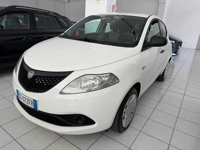 Lancia Ypsilon 1.0 FireFly 5 porte S&S Hybrid Ecochic Silver, del 2020, 43.505 km, in vendita a Tolentino (MC)