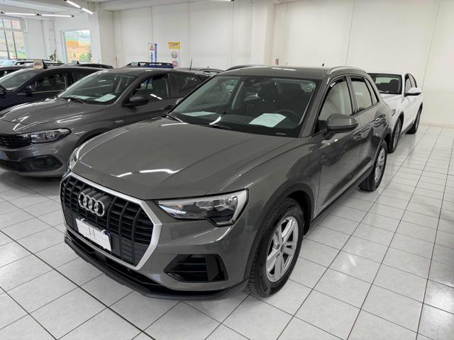 Audi Q3 35 TDI S tronic Business NAVI - foto 2 di 4